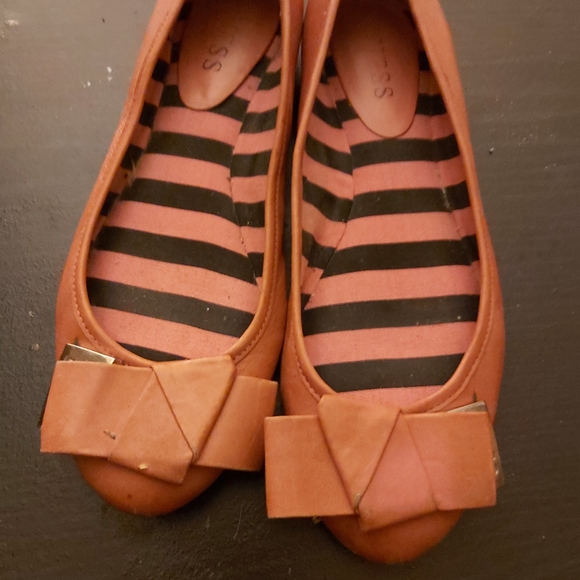 Guess flats - Picture 2 of 4